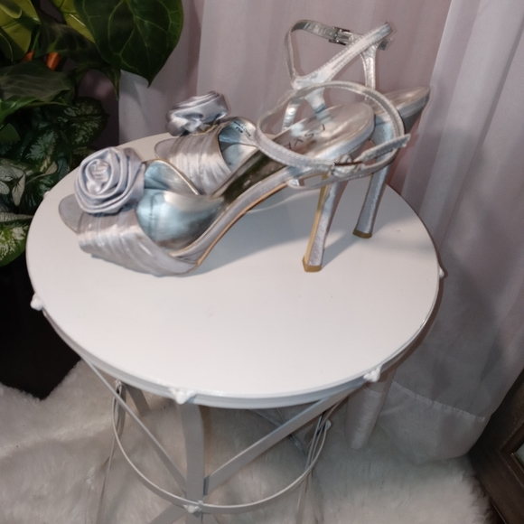 Women's High-heeled Shoes - Picture 3 of 5